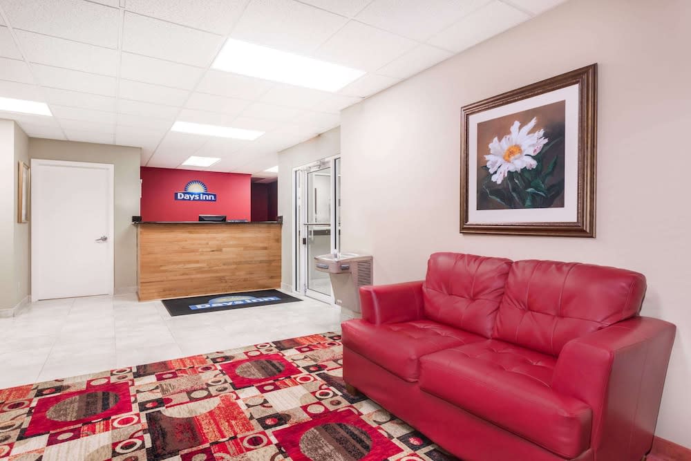 Days Inn by Wyndham Trenton 2