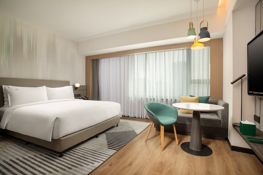 Holiday Inn Shanghai Nanjing Road by IHG 2