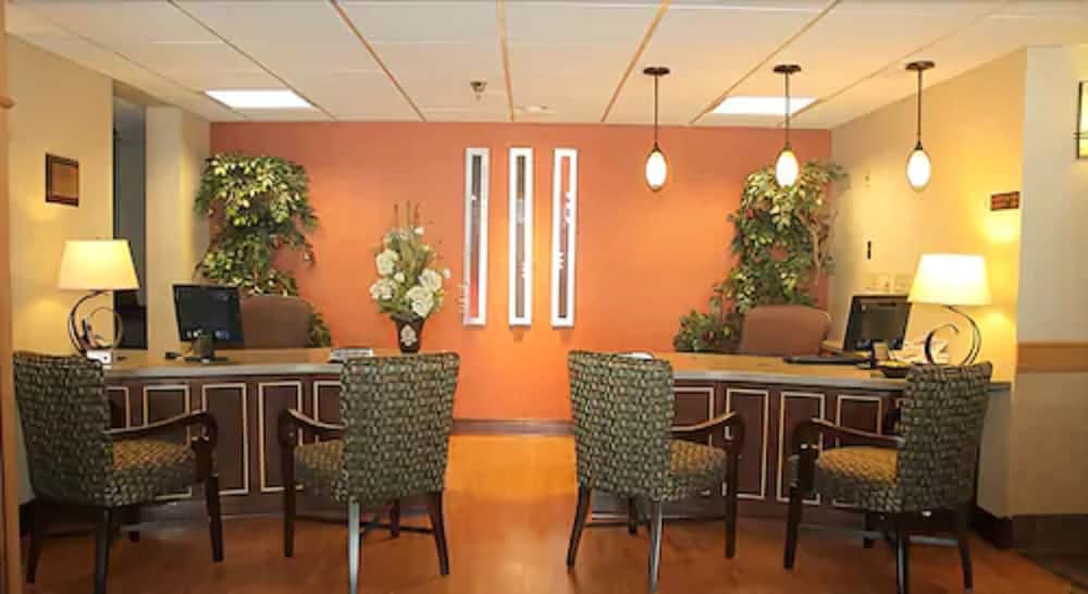 AmericInn by Wyndham Sheboygan 3