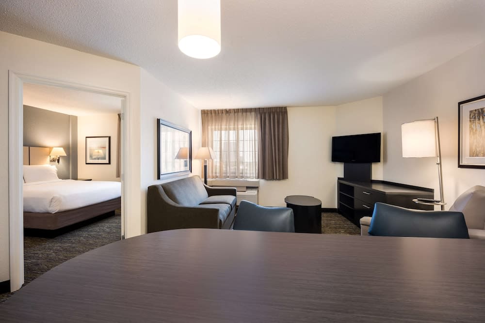 Sonesta Simply Suites Orange County Airport 5