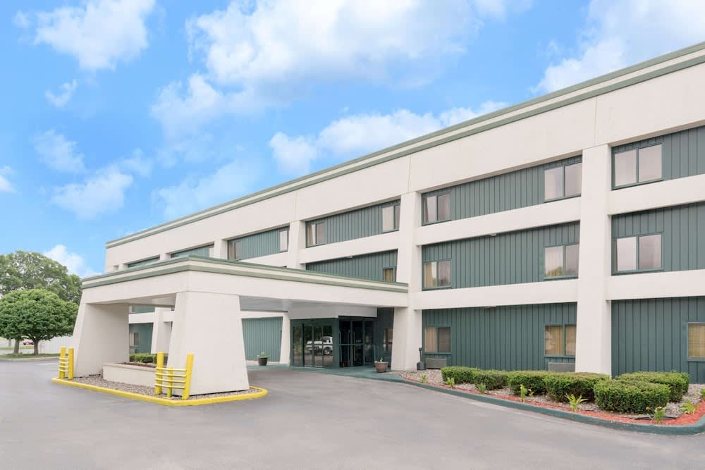 Baymont by Wyndham La Crosse/Onalaska 1