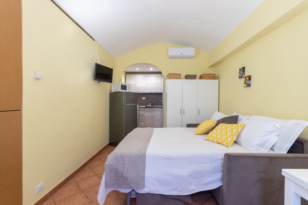 Nizza Studio Apartments 2