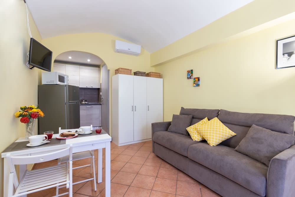 Nizza Studio Apartments 1