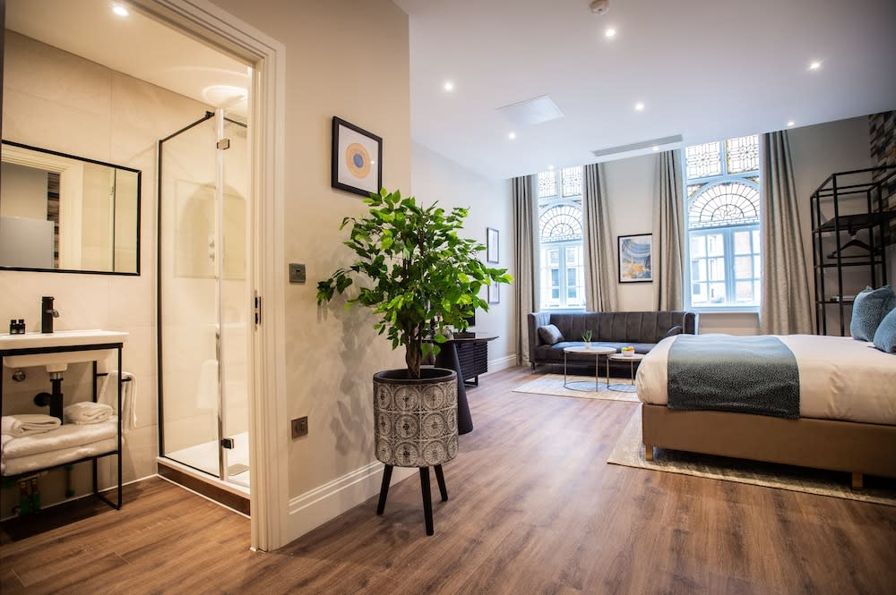 The Gresham Aparthotel 1