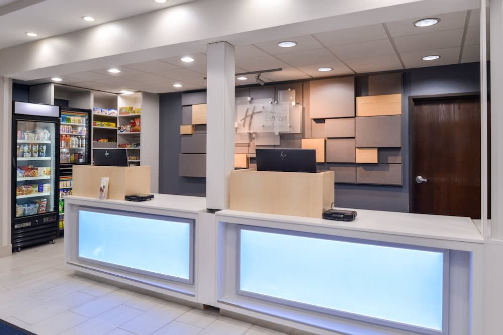 Holiday Inn Express WIXOM by IHG 2