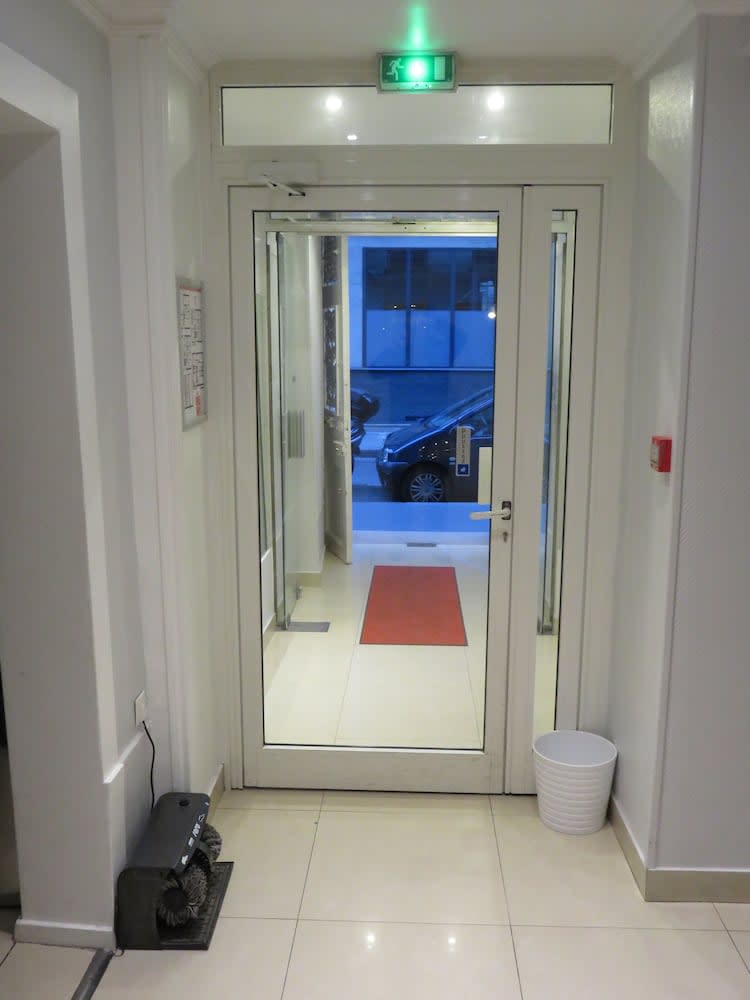 Mary's Hotel République 2