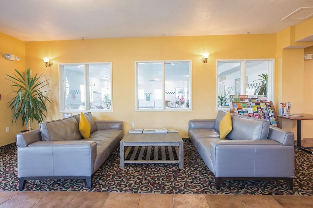 Red Lion Inn & Suites McMinnville 2