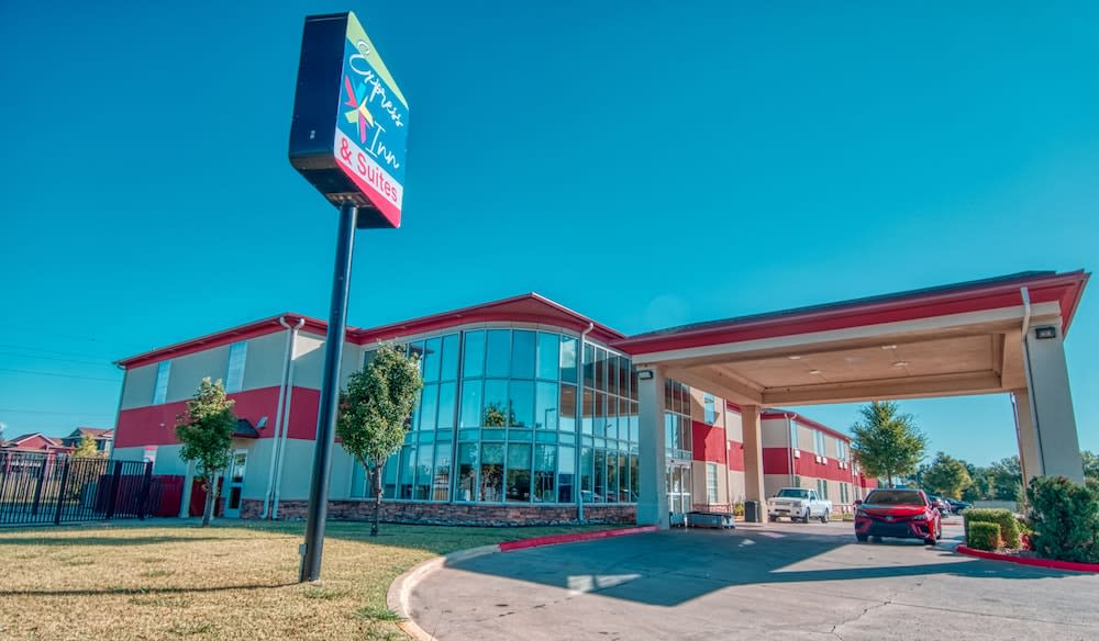 Express inn & suites 1