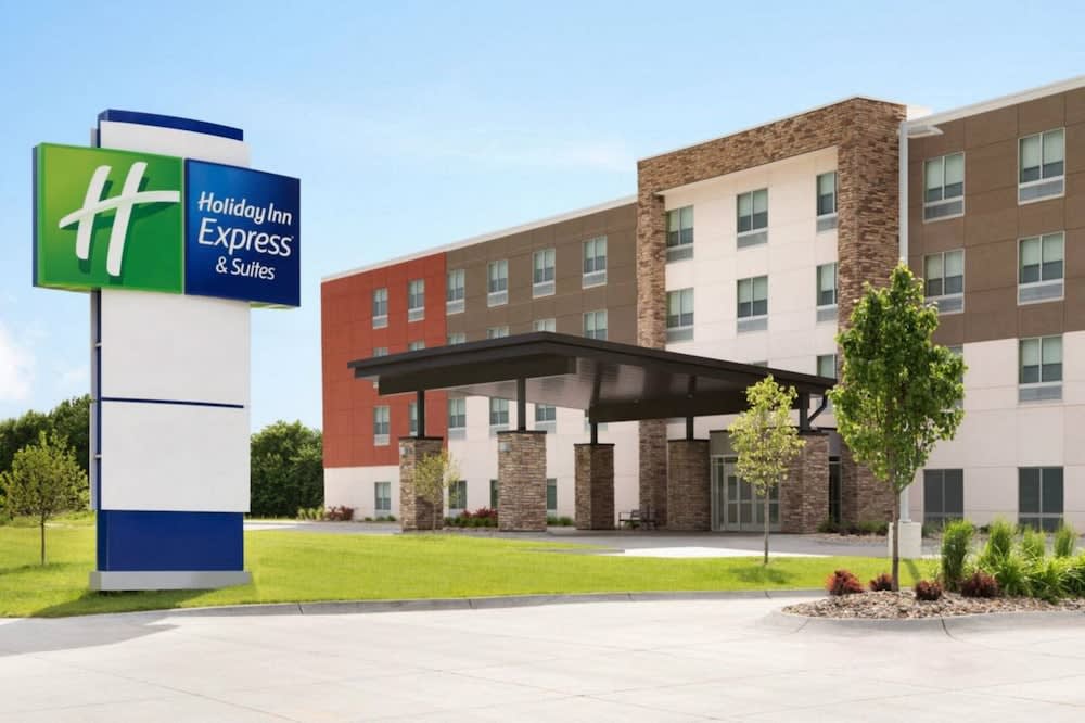 Holiday Inn Express & Suites CANTON by IHG 1