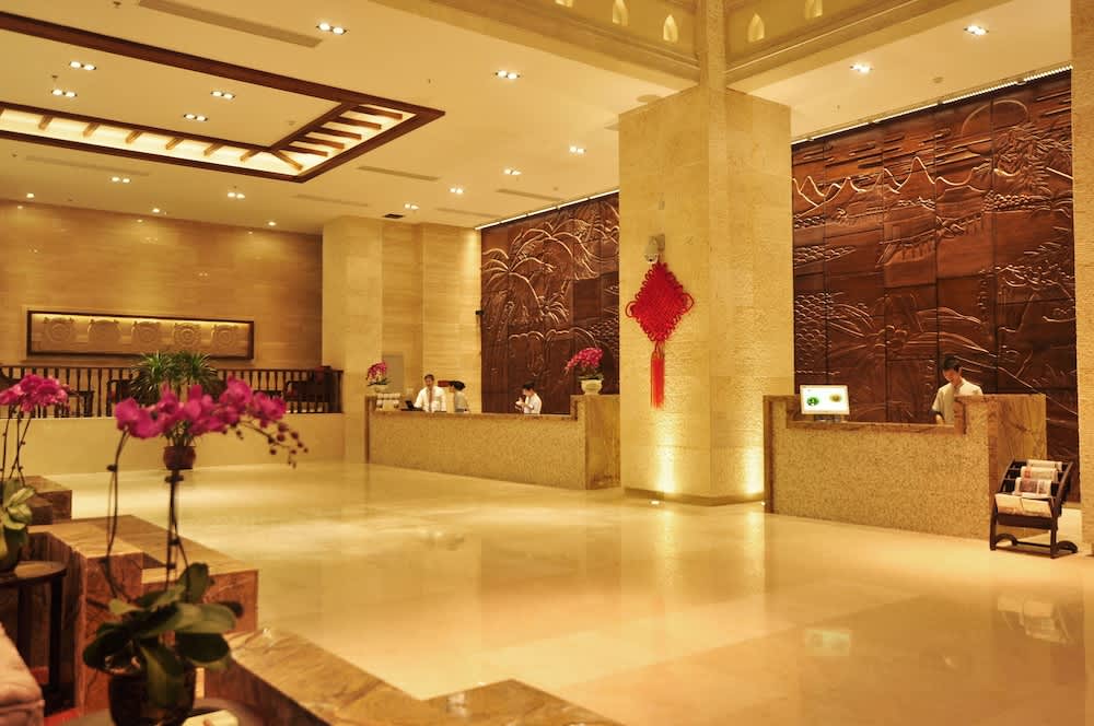 Grand Metro Park Bay Hotel 2