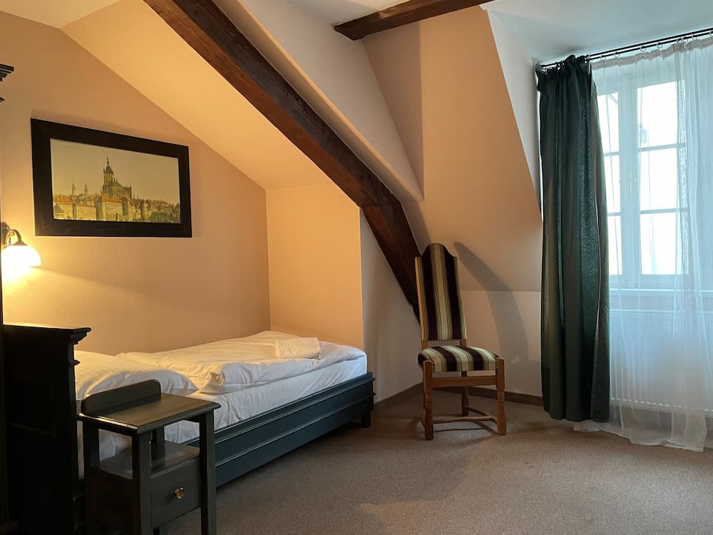 U Cervene zidle - Red Chair Hotel 2