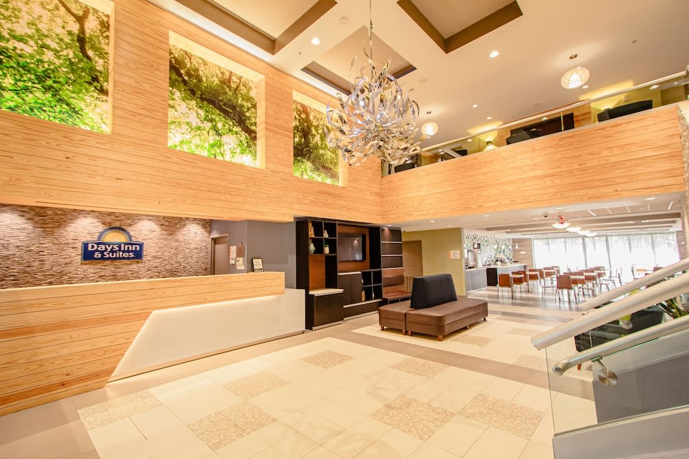 Days Inn & Suites by Wyndham Fort Myers Near JetBlue Park 3