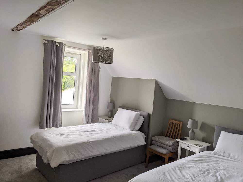 Lochaline Hotel 2