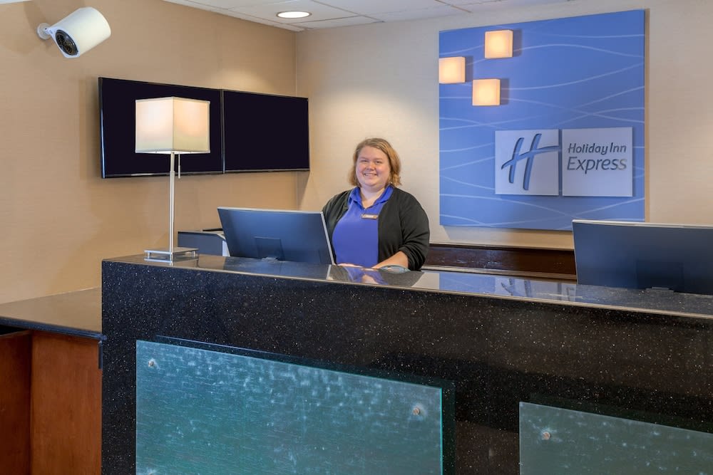 Holiday Inn Express & Suites CANTON by IHG 2