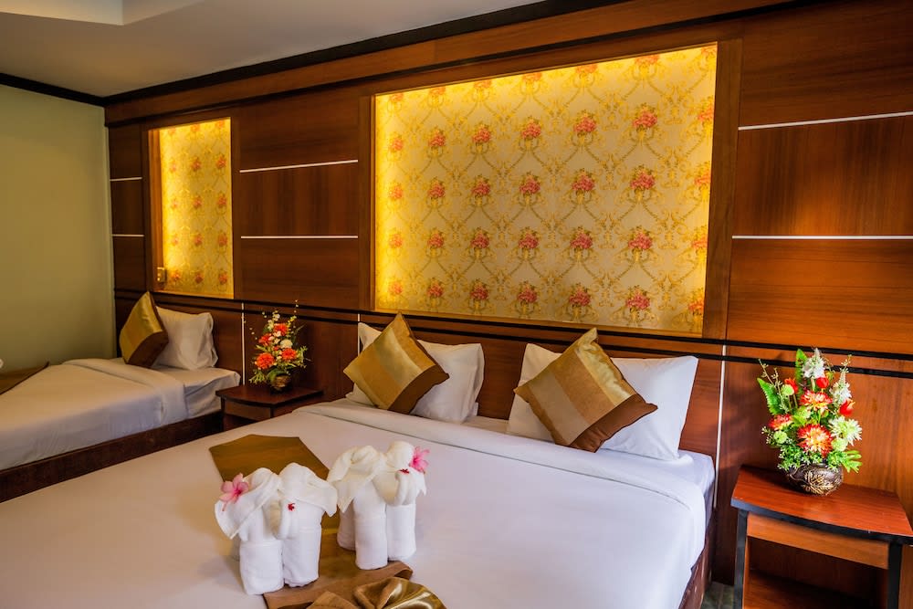 Phi Phi Andaman Beach Resort 5