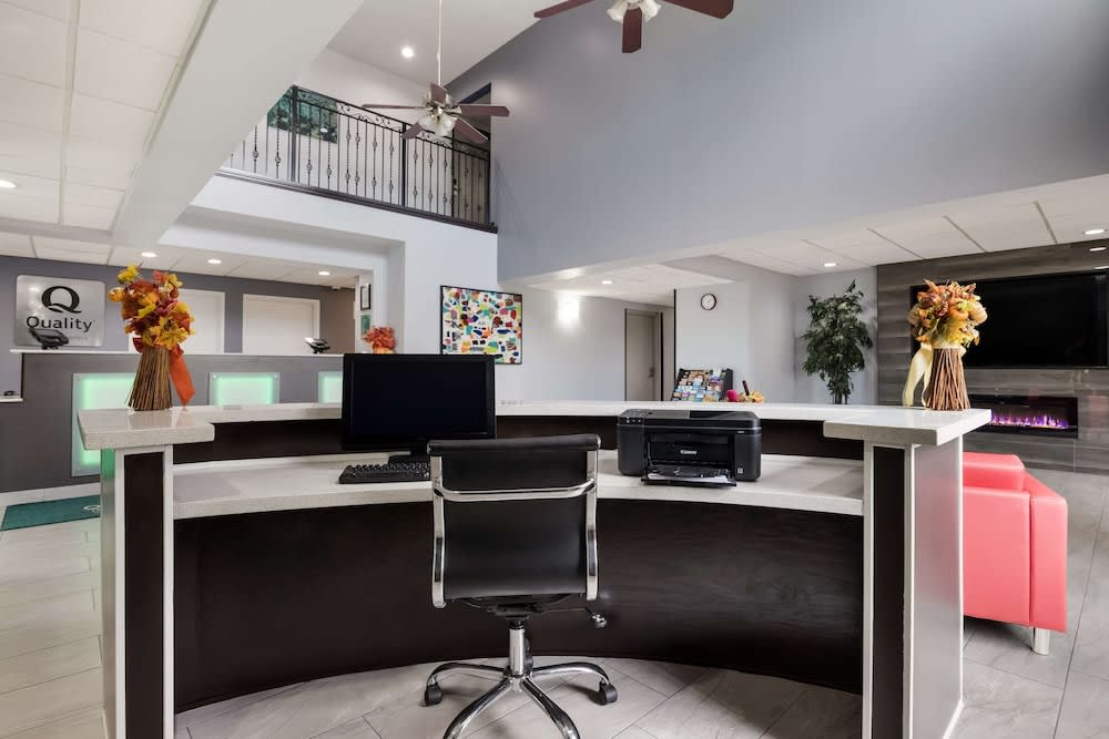 Quality Suites Tulsa I-44 4