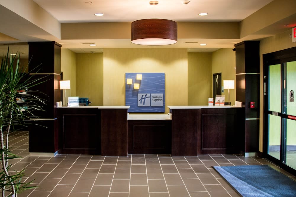 Holiday Inn Express & Suites SIKESTON by IHG 2