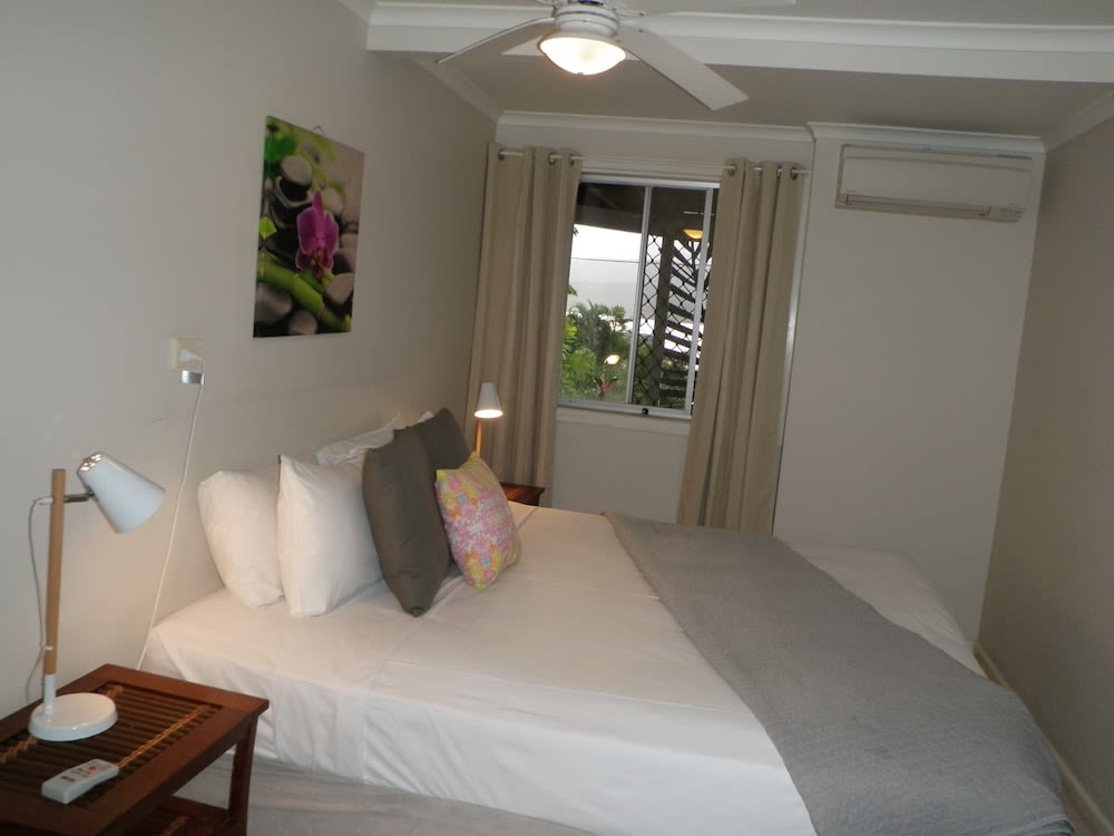 Airlie Apartments 2