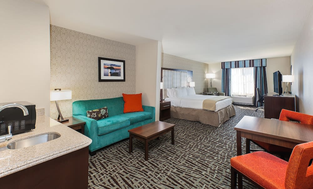 Holiday Inn Express & Suites EUREKA by IHG 2