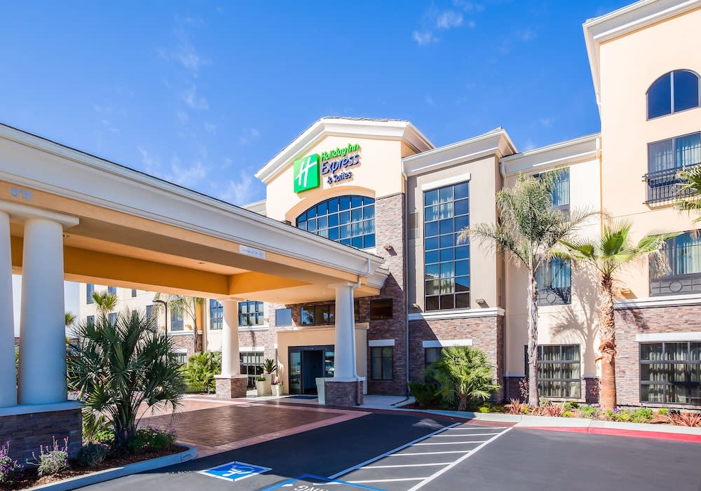 Holiday Inn Express & Suites EUREKA by IHG 1