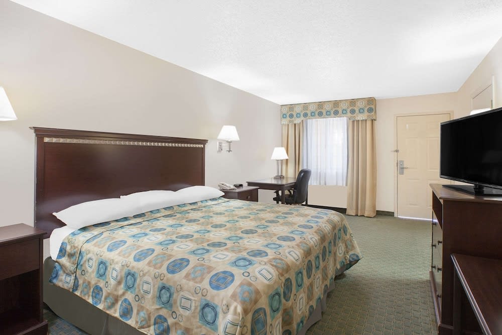 Super 8 by Wyndham Corpus Christi 3