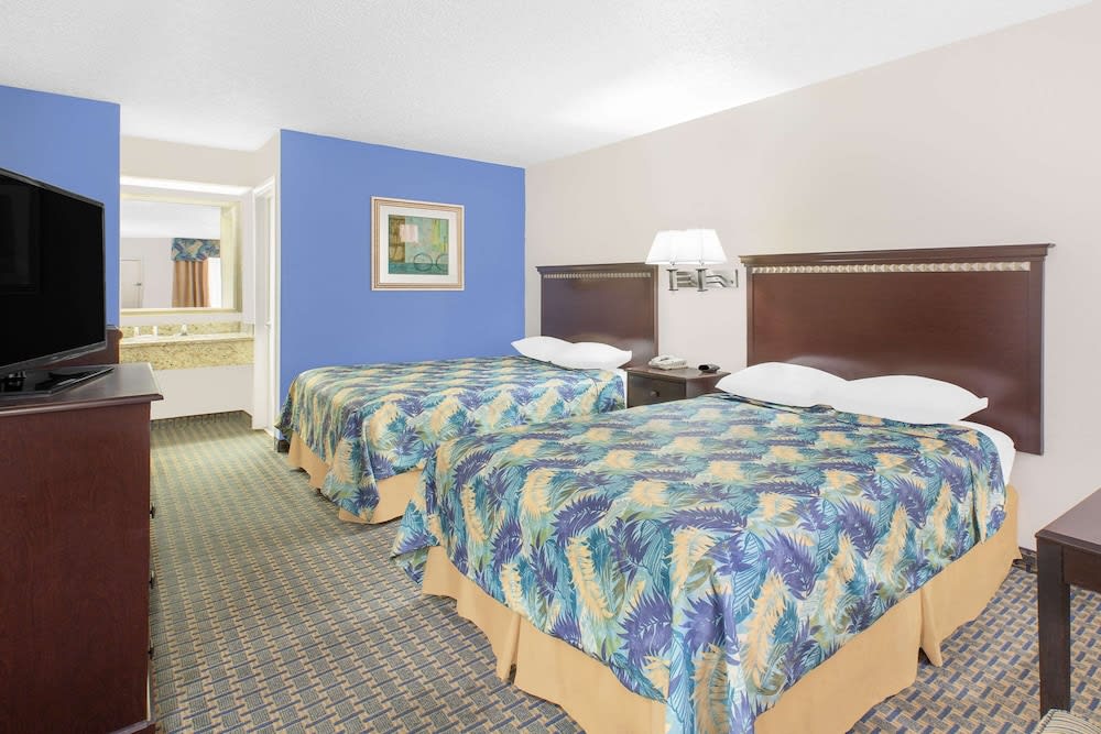 Super 8 by Wyndham Corpus Christi 5