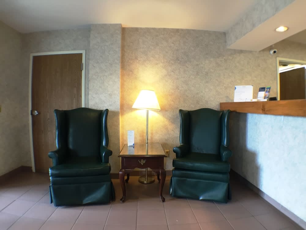 Super 8 by Wyndham Canandaigua 4