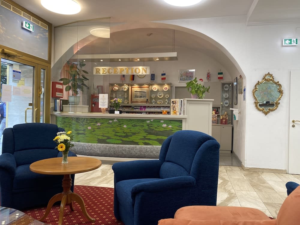 Garten- und Kunsthotel Gabriel City 4