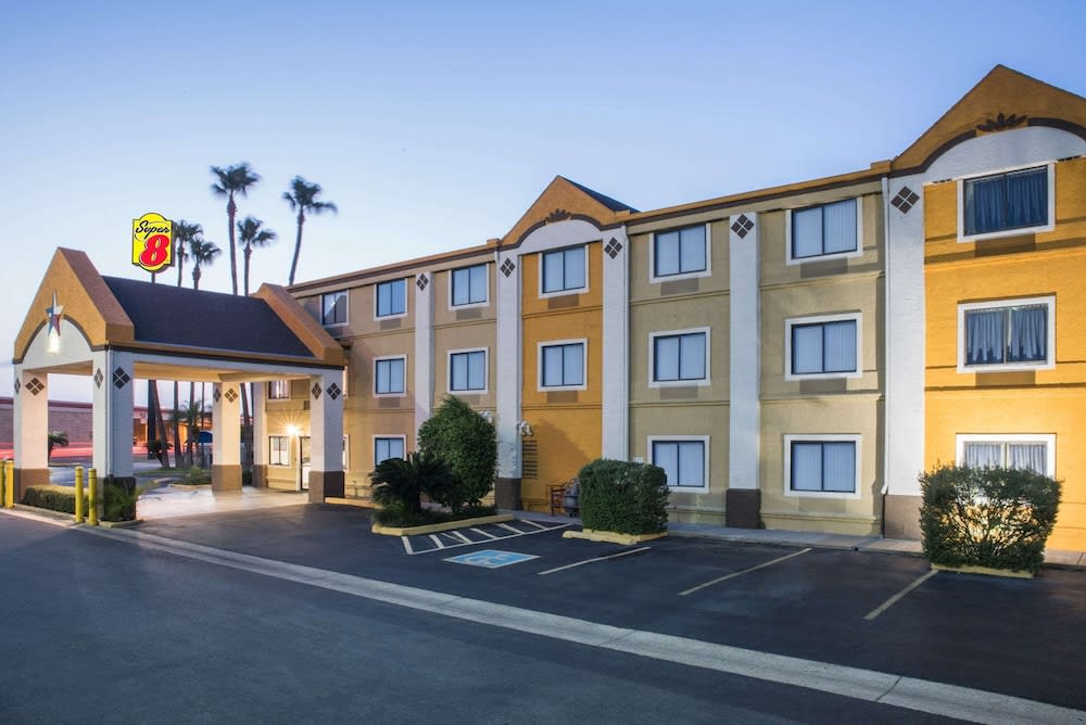Super 8 by Wyndham Harlingen TX 1