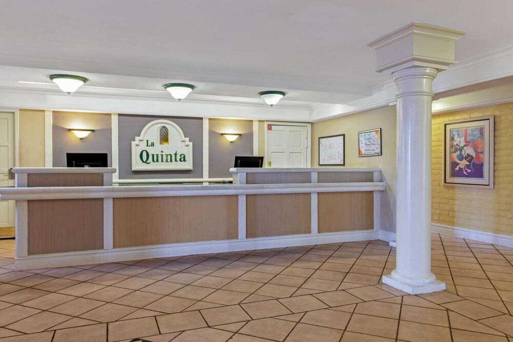 La Quinta by Wyndham St Petersburg-Clearwater 2