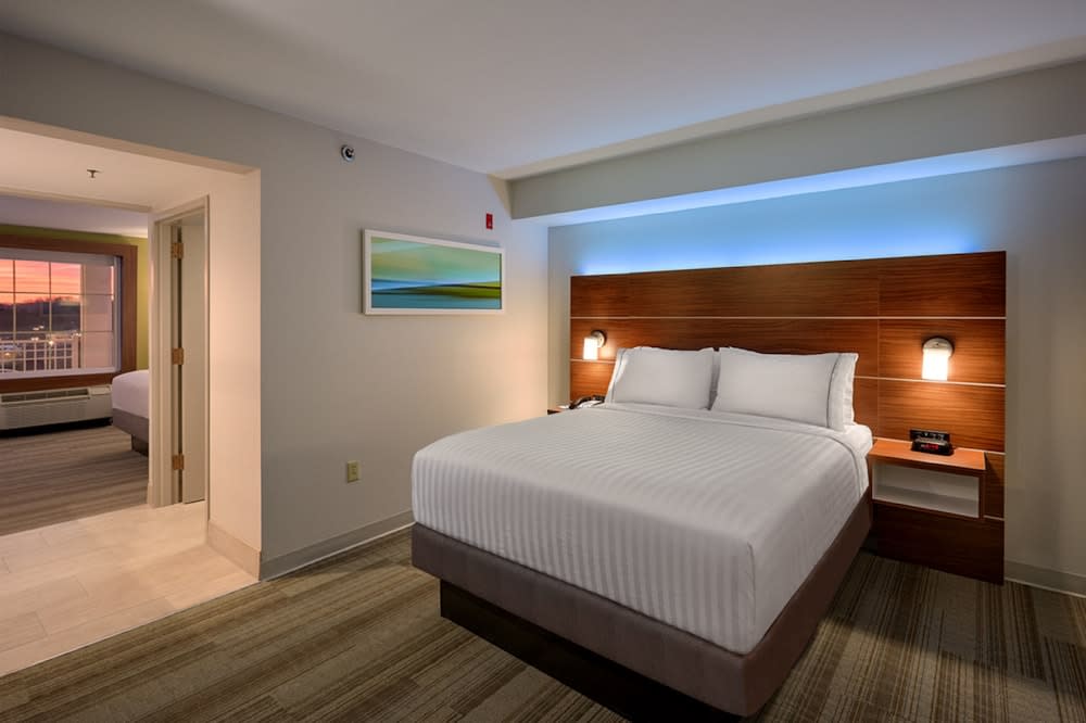 Holiday Inn Express Pigeon Forge – Sevierville by IHG 2