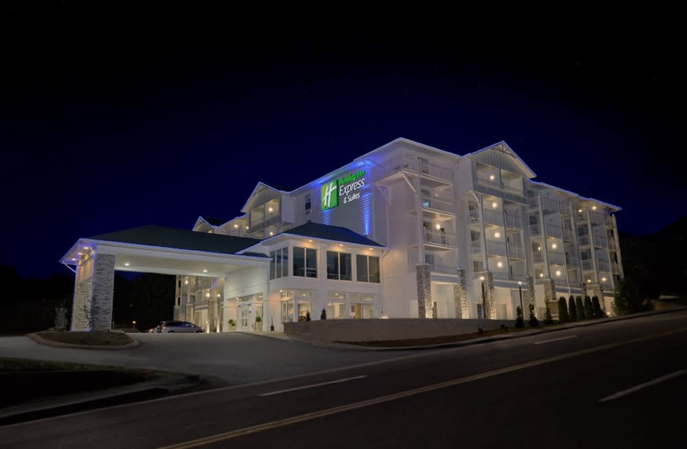 Holiday Inn Express Pigeon Forge – Sevierville by IHG 1