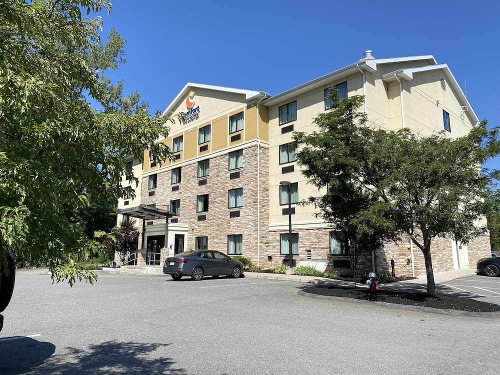 Comfort Inn & Suites Brattleboro I-91 1