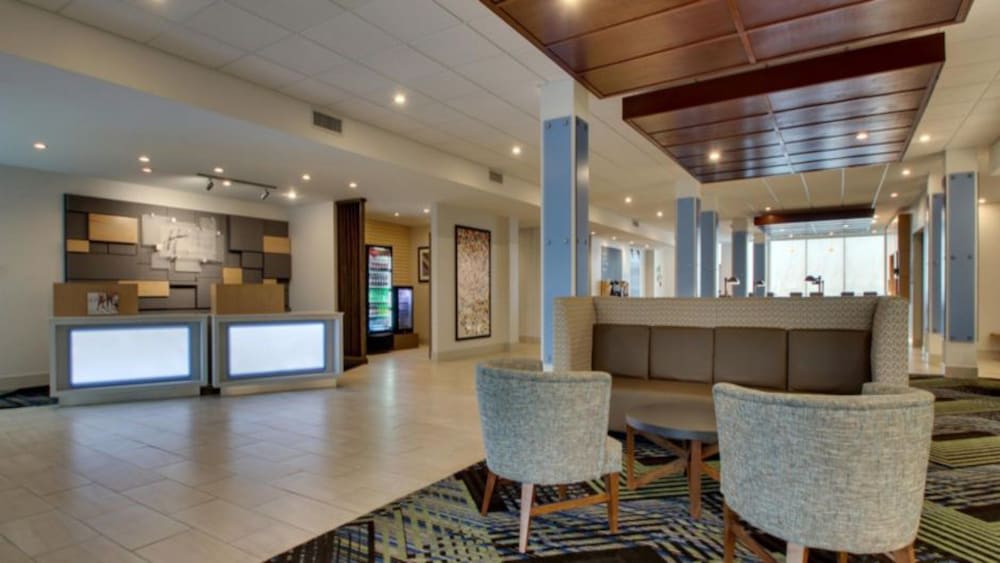 Holiday Inn Express & Suites MOUNT PLEASANT by IHG 2