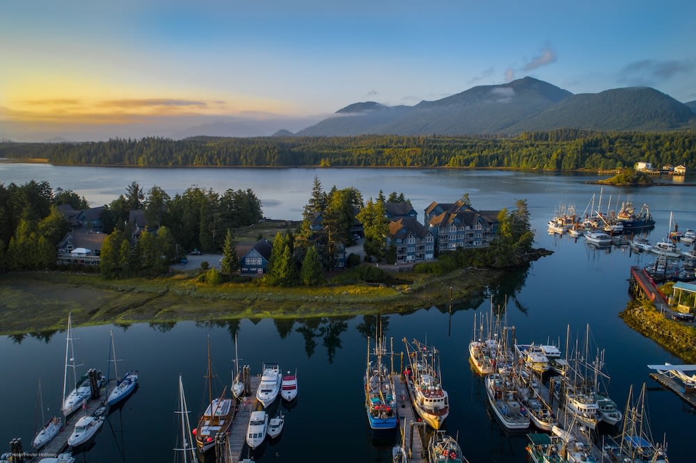 Waters Edge Shoreside Suites 1