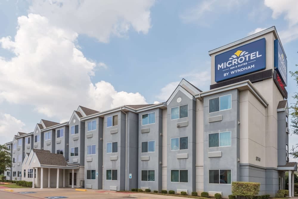 Microtel Inn & Suites by Wyndham Ft. Worth North/At Fossil 1