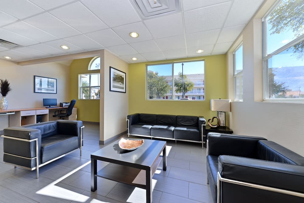 Microtel Inn & Suites by Wyndham Ft. Worth North/At Fossil 5