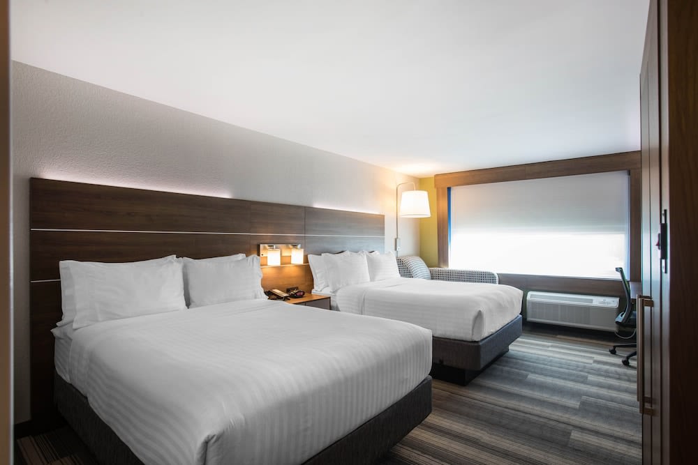 Holiday Inn Express & Suites Ludington by IHG 2