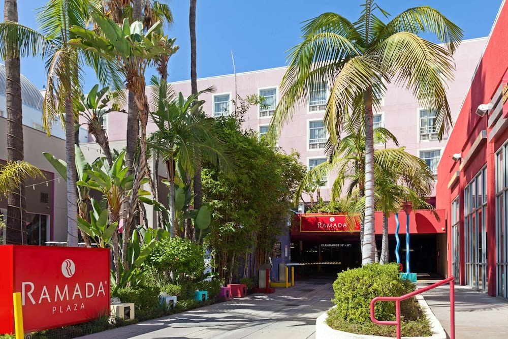 Ramada Plaza by Wyndham West Hollywood Hotel & Suites 1