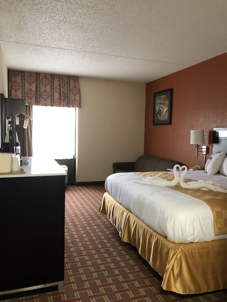 Baymont by Wyndham Cincinnati Sharonville 3