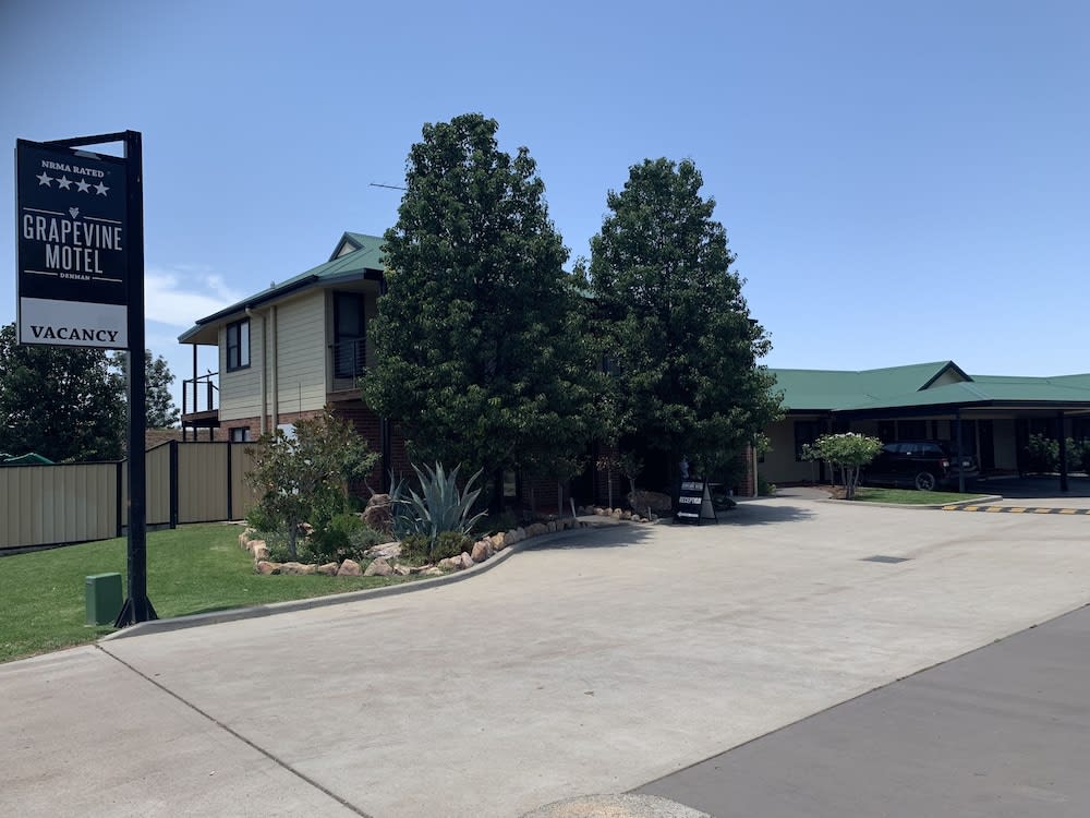 The Grapevine Motel 2