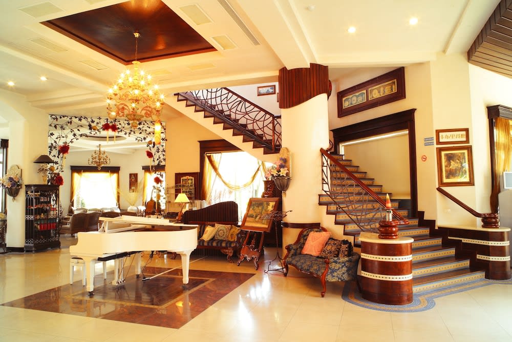 Shangrila Boutique Hotel 2