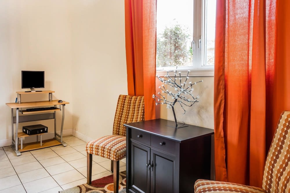 Rodeway Inn & Suites Carrollton 2