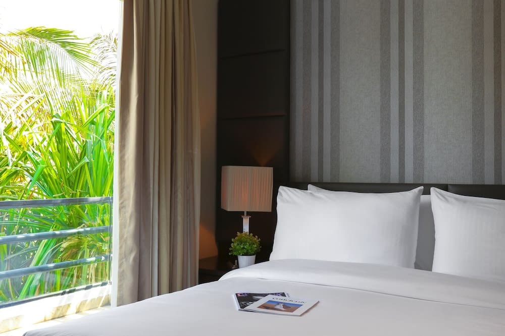 Dubai Marine Beach Resort & Spa 4