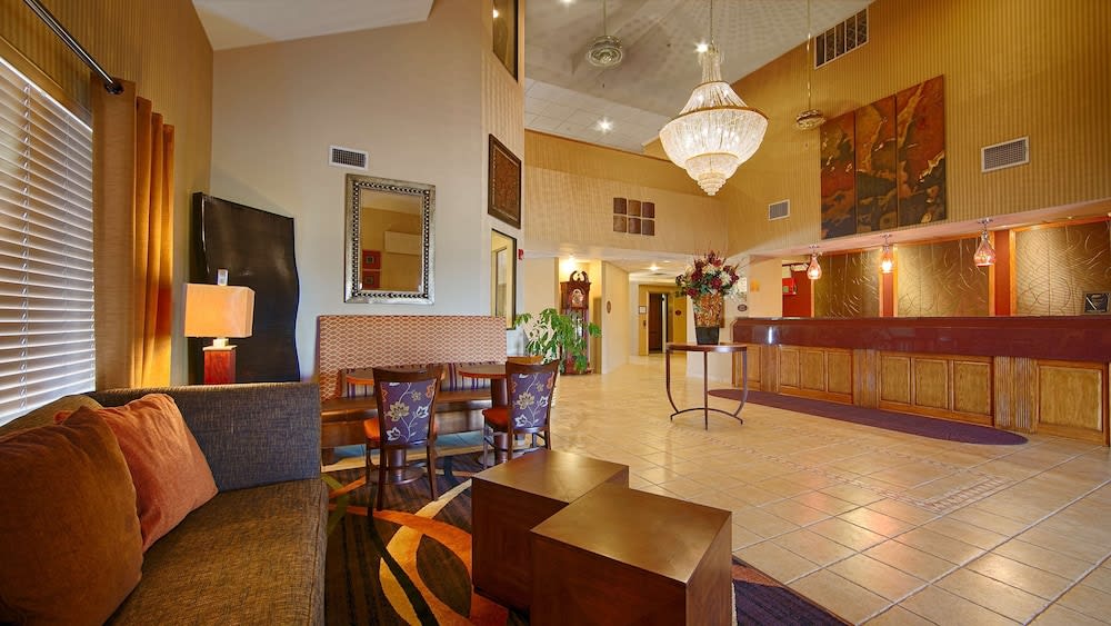 Best Western Plus Tulsa Woodland Hills Hotel and Suites 2