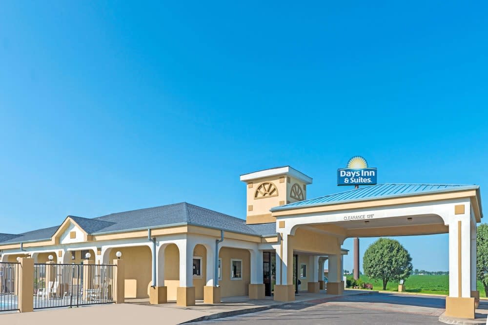 Days Inn & Suites by Wyndham Osceola AR 1