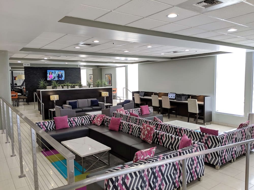 Best Western Plus Commerce Hotel 3