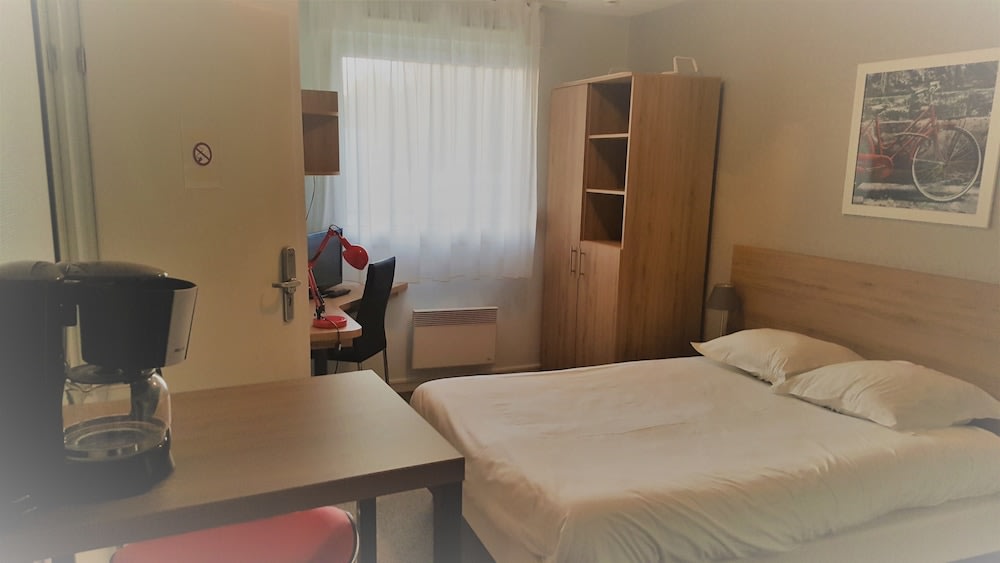 KOSY Appart'hôtel Le Champ De Mars Reims 4