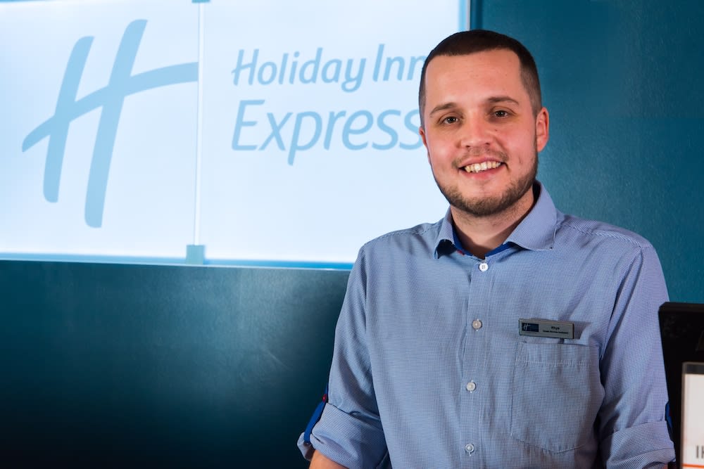 Holiday Inn Express NEWPORT by IHG 2