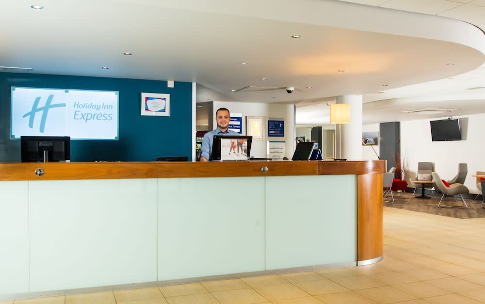 Holiday Inn Express NEWPORT by IHG 3